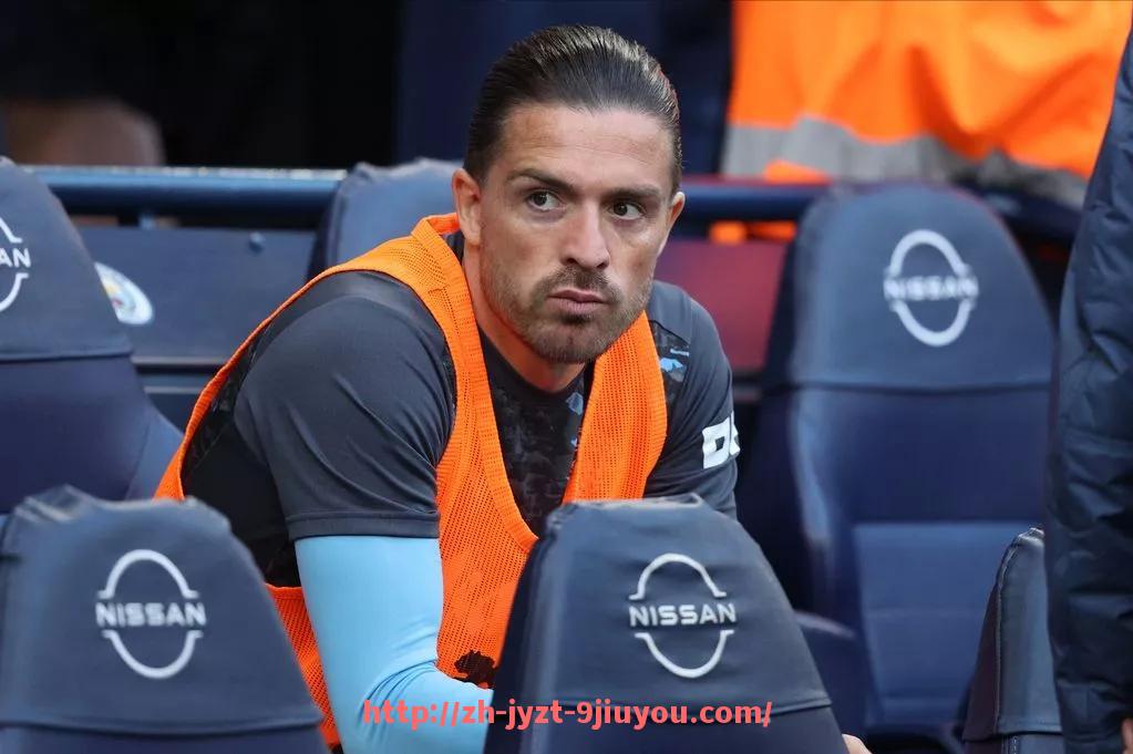 jiuyou九游娱乐-英超联赛每场比赛允许上场球员数量与替补规则详解